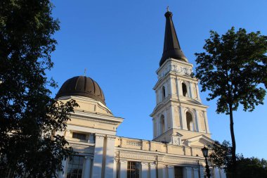 Güzel mimarisi ile şehirde bina