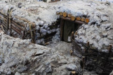 Barınak ile bir siper şeklinde ateş noktası.