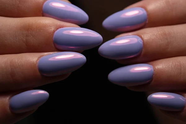 Geweldige natuurlijke nagels. Women's handen met schone manicure. — Stockfoto