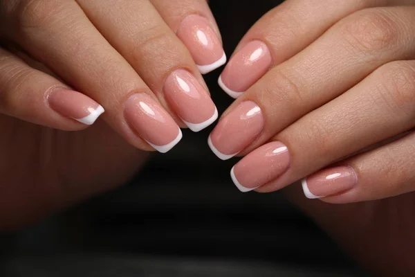 Stijlvol ontwerp van manicure op lange nagels — Stockfoto