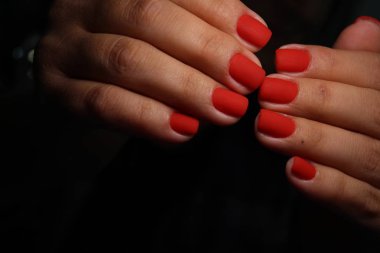 El Bakımı. Pastel Çivi ile El, Deniz Tuzu.