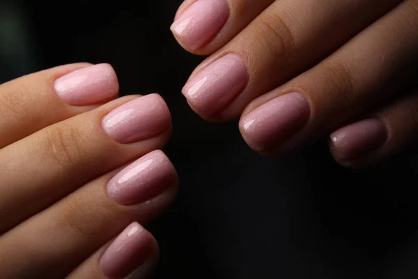 Design elegante di manicure su unghie lunghe — Foto Stock