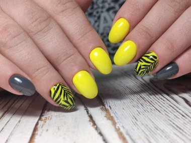 Manikür manikürü çok güzel bir dokuda.