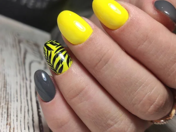 Unhas Naturais Incríveis Mãos Mulher Com Manicura Limpa Gel Polonês — Fotografia de Stock