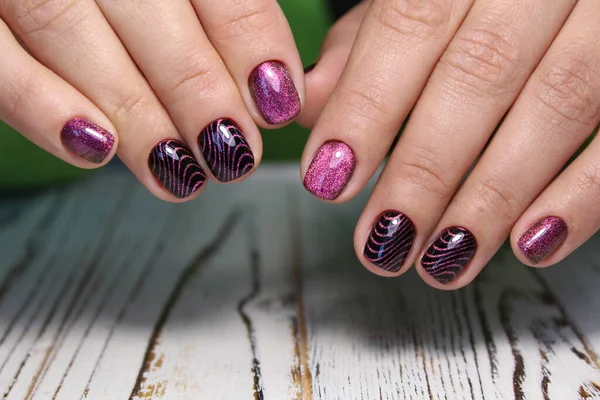 Zbliżenie Zdjęcie Piękne Kobiece Ręce Eleganckim Manicure Diamentowe Pierścienie — Zdjęcie stockowe