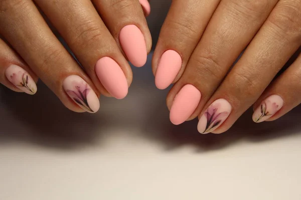 Nagel Pools Kunstmanicure Gekleurde Nagel Pools Mooie Handen Stijlvolle Kleurrijke — Stockfoto