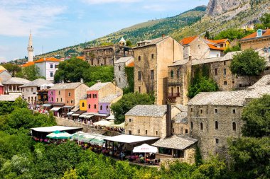 Mostar, Bosna-Hersek. Şehir manzarası.