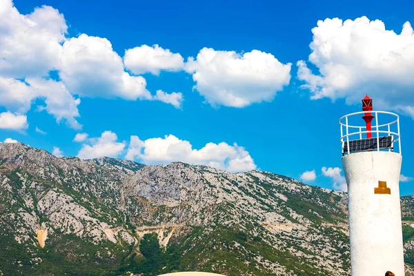 Erstaunliche Landschaft Blick Auf Den Leuchtturm Hintergrund Berge Himmel Schneeweiße — Stockfoto