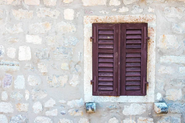 Window Wooden Shutters Mediterranean Style — Stock Photo, Image