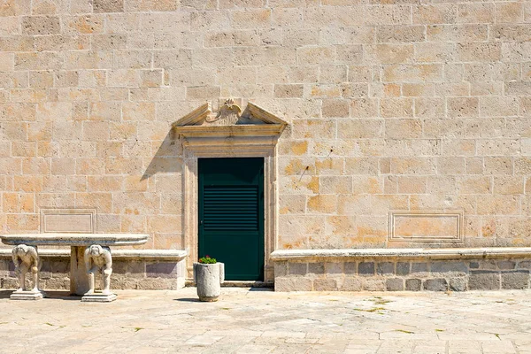 Traditional Mediterranean Building Details — Stock Photo, Image