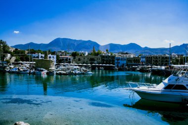 Girne (Girne) antik limanının manzarası, Kuzey Kıbrıs, Türkiye