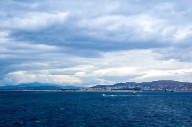 Güzel şehir manzarası, şehir manzarası ve nokta üzerinde deniz. Yunanistan, Atina, Akropolis.