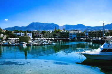 Girne (Girne) antik limanının manzarası, Kuzey Kıbrıs, Türkiye