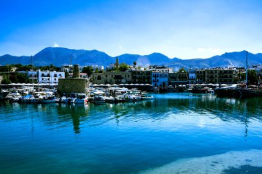 Girne (Girne) antik limanının manzarası, Kuzey Kıbrıs, Türkiye