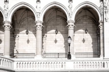 Budapeşte Macaristan Parlamentosu'nun binasının görünümü