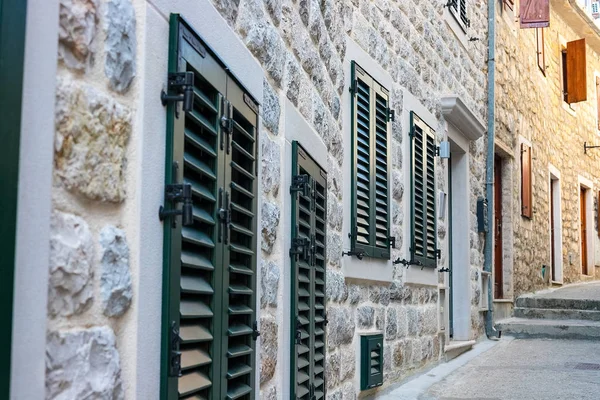 Calle Sinuosa Del Auténtico Casco Antiguo Herceg Novi Montenegro —  Fotos de Stock