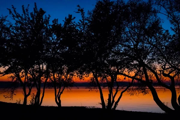 Unglaublicher Heller Sonnenuntergang Über Dem Wasser Minsker Meer Weißrussland — Stockfoto