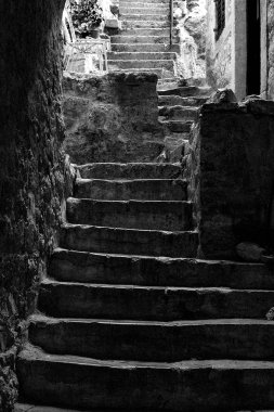 Görünüm merdivenlerden aşağıdan yukarıya, Karadağ