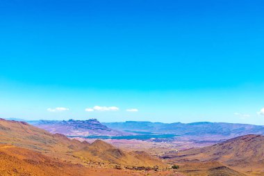 Güzel bir dağ manzarası, jeolojik bir harika. Atlas Dağları, Fas.