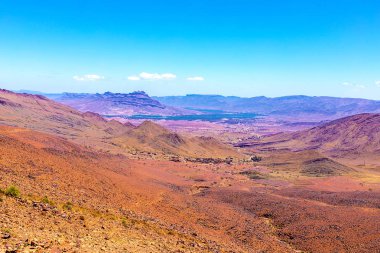 Güzel bir dağ manzarası, jeolojik bir harika. Atlas Dağları, Fas.