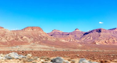 Güzel bir dağ manzarası, jeolojik bir harika. Atlas Dağları, Fas.