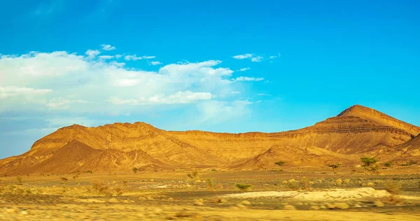 Eine wunderschöne Berglandschaft, ein geologisches Wunder. Atlasgebirge, Marokko. — Stockfoto