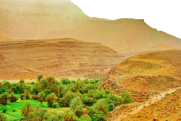 Gyönyörű hegyi táj, geológiai csodája. Atlasz-hegység, Marokkó. — Stock Fotó