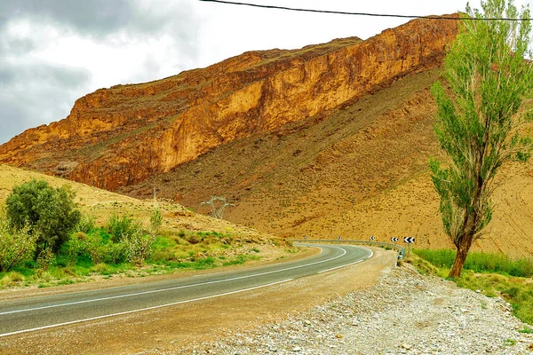 Un hermoso paisaje montañoso, una maravilla geológica. Montañas del Atlas, Marruecos . —  Fotos de Stock