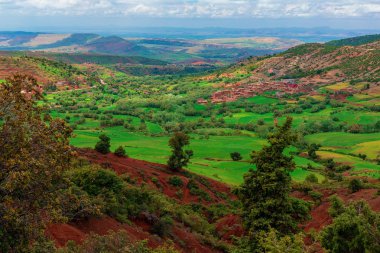 Marakeş'ten Atlas Dağları'na yolculuk sırasında manzara ve manzara, Fas