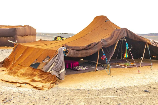 Tenda beduína no deserto do Saara, Marrocos . — Fotografia de Stock
