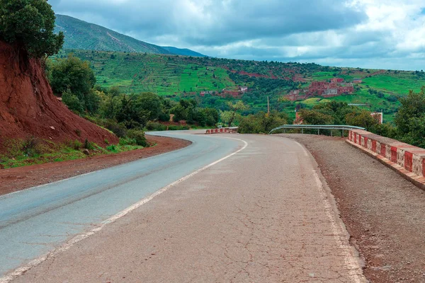 Road in Atlas Mountains in Morocco. Journey through Morocco — Stock Photo, Image