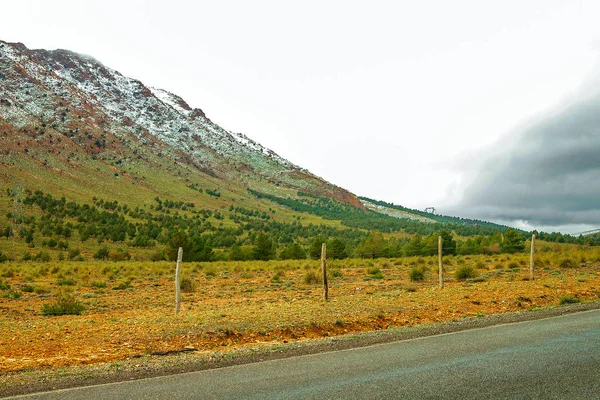 Road in Atlas Mountains in Morocco. Journey through Morocco — Stock Photo, Image