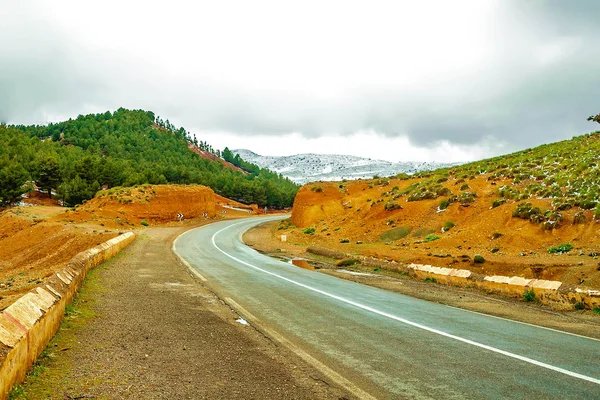 Road in Atlas Mountains in Morocco. Journey through Morocco — Stock Photo, Image