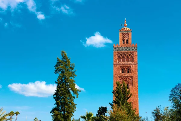 Koutoubia Mosque minaret in old medina of Marrakesh — Stock Photo, Image