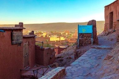 Kasbah AIT Ben Haddou Fas Atlas dağlarında.