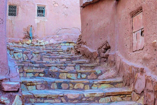 Kasbah Ait Ben Haddou en las montañas del Atlas de Marruecos . — Foto de Stock