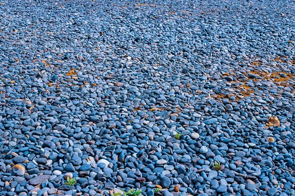 View of the Atlantic coast in Tenerife. Beach, volcanic stones, pebbles. — Stock Photo, Image