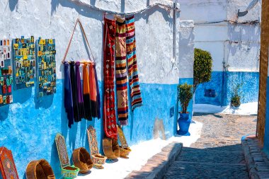 Mavi ve Beyaz Sokak Rabat Fas Kasbah des Oudaias içinde