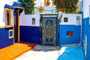 Mavi ve Beyaz Sokak Rabat Fas Kasbah des Oudaias içinde