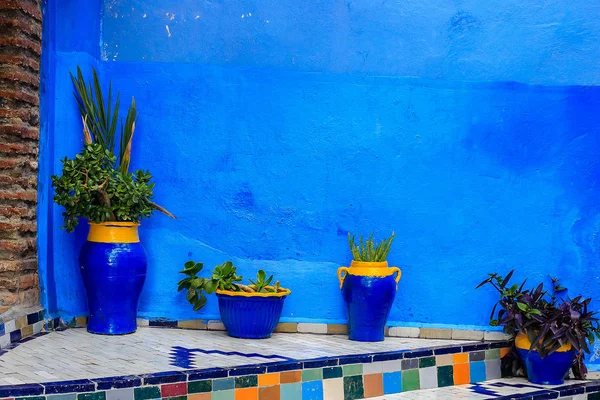 Chefchaouen 、青塗りの家がある街。狭く、美しく、青い通りのある街. — ストック写真