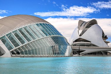 Valencia, İspanya - 17 Ağustos 2019. Sanat ve bilim şehrinin görünümü