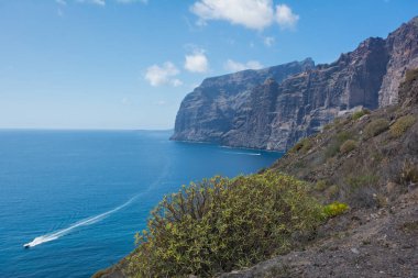 Mirador Puerto de los Gigantes, Tenerife Adası, Kanarya Los Gigantes uçurumdan görünümünü.