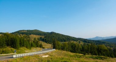 Karpat Dağları Romanya, Europe karayolu. Putna-Vrancea doğal park.