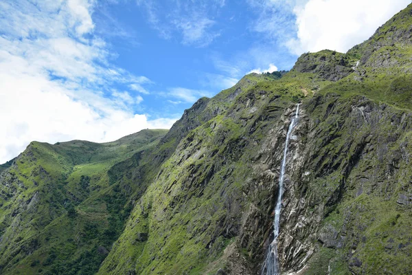 Zicht Waterval Weg Naar Amjilosa Village Kangchenjunga Grote Himalaya Trail — Stockfoto