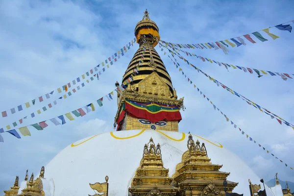 Yakın çekim görünümü Kathmandu, Nep Swayambhunath Budist tapınağı — Stok fotoğraf