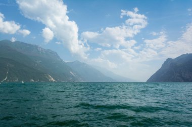 Garda Gölü - İtalya'nın en büyük gölü. Riva Del Garda'dan görünüm