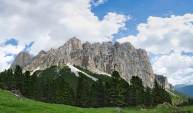 Rosengarten grubu (Catinaccio) - Dolomites o bir masif