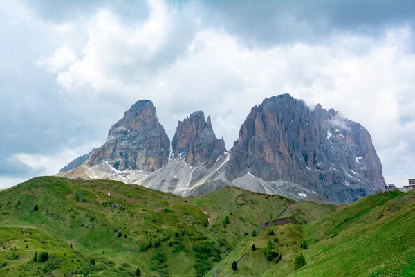 Langkofel or Sassolungo massif in Dolomites. Italy, Trentino Alt — Stock Photo, Image