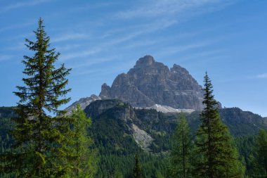 Tre Cime (Drei Zinnen) doğal park. Sesto Dolomites, İtalya