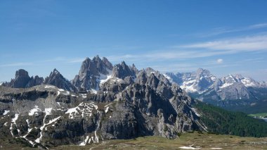 Rifugio Auronzo, İtalya'dan Sesto Dolomites'in güzel manzarası